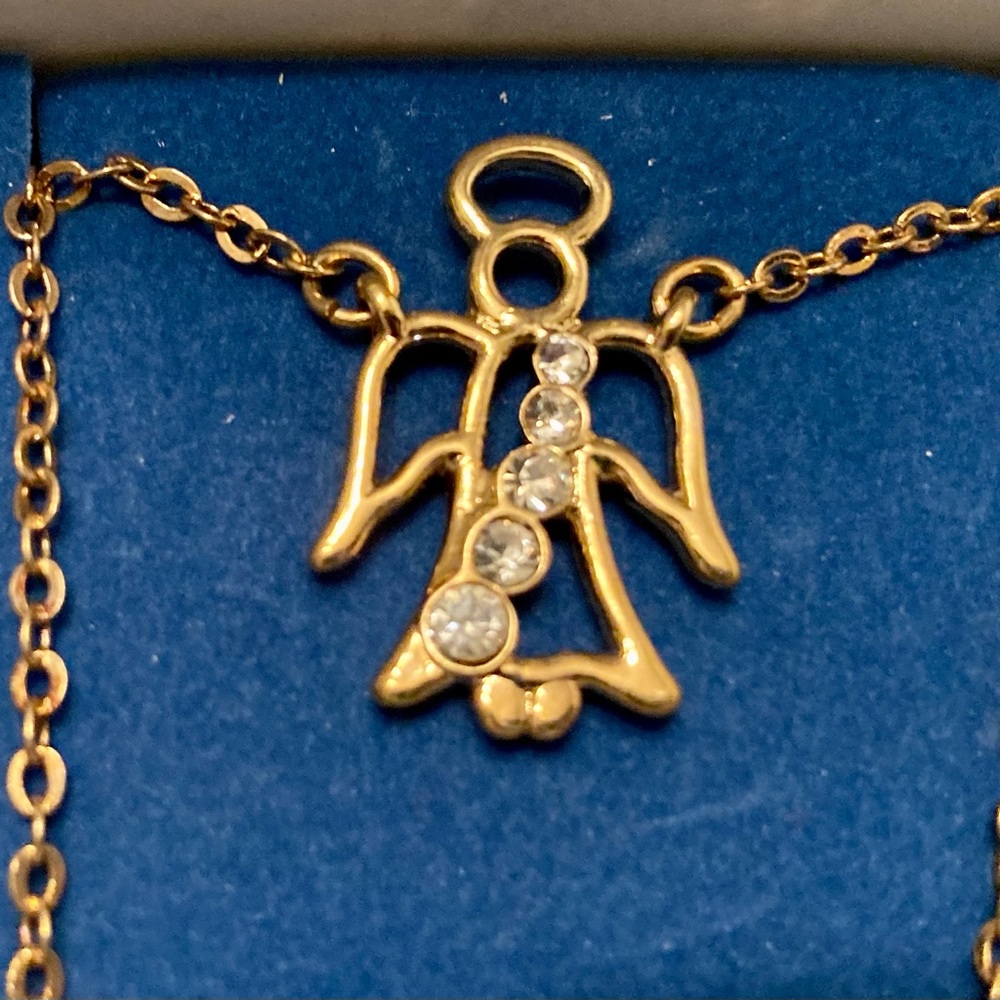 NIB Vintage Avon “Believe in Love Angel Necklace”